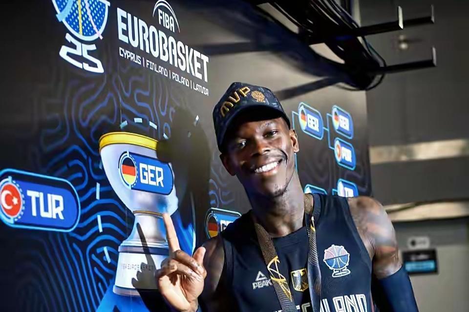 赛MVP后, 几乎是空篮 赛MVP后, 几乎是空篮