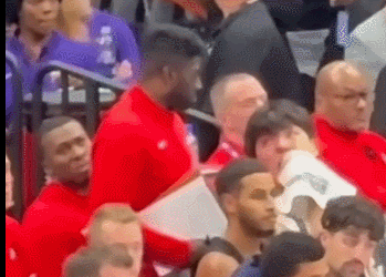 杨瀚森抢篮 杨瀚森抢篮