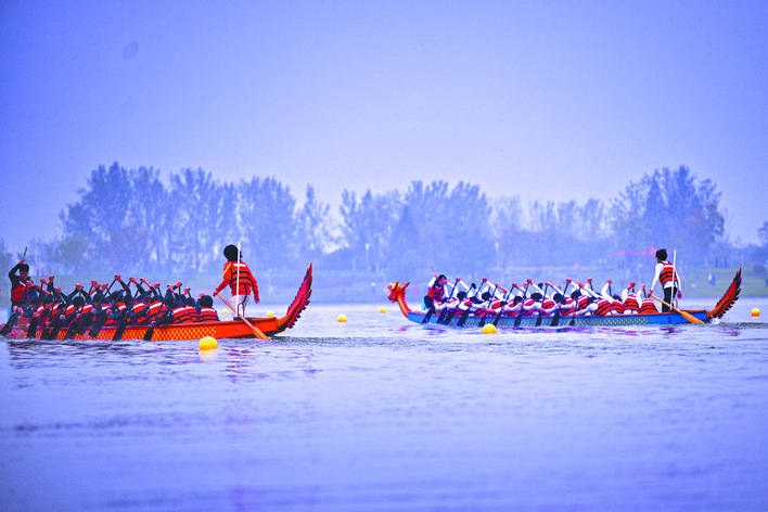 女性桨手不, AA 女性桨手不, AA